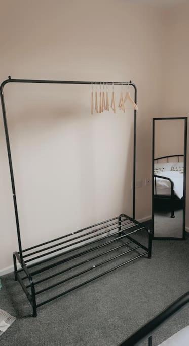Lovely 1 Bedroom Studio Apartment - Merthyr Tydfil Exteriér fotografie