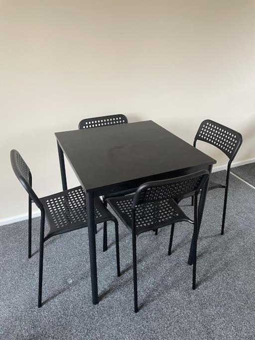 Lovely 1 Bedroom Studio Apartment - Merthyr Tydfil Exteriér fotografie