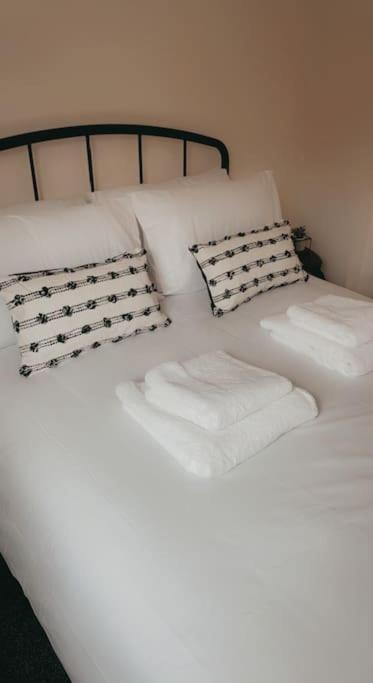Lovely 1 Bedroom Studio Apartment - Merthyr Tydfil Exteriér fotografie